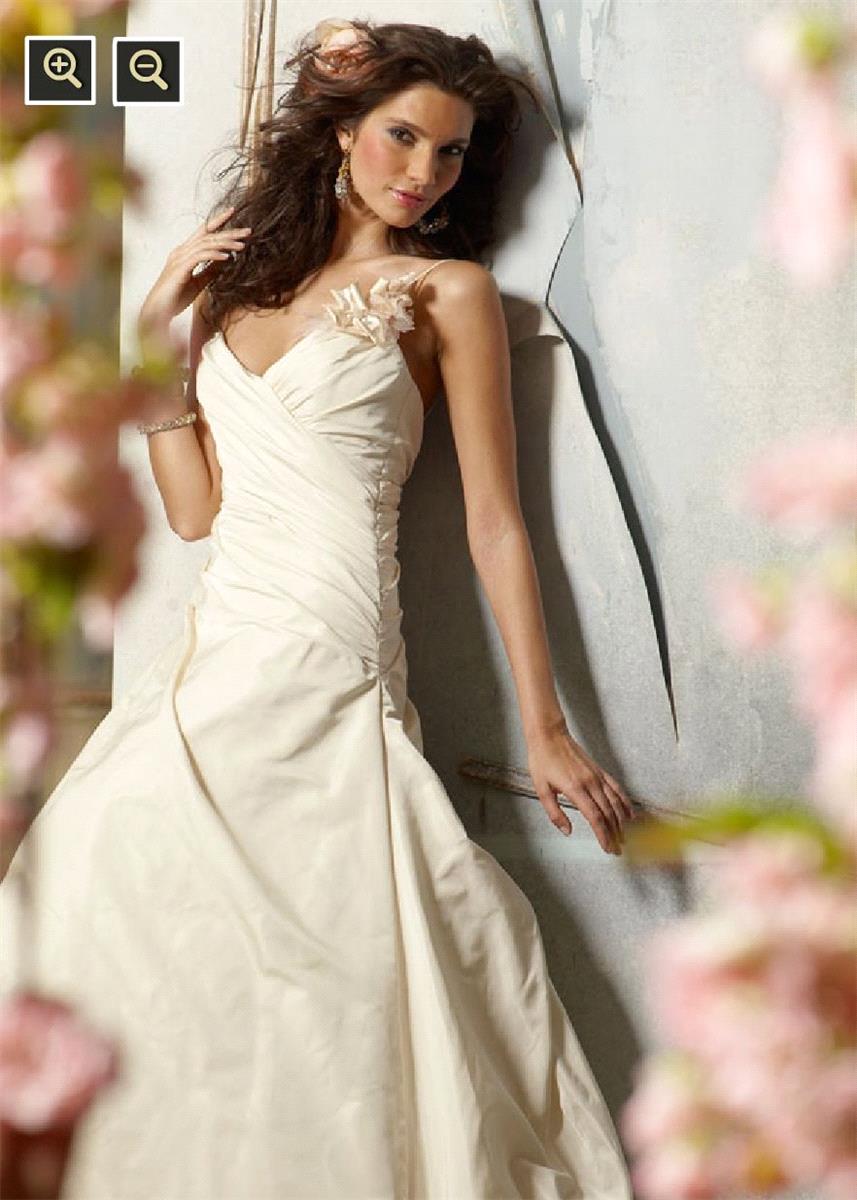 My Stuff, https://www.benemulti.com/en/jlm-couture/3363-jlm-couture-jh8003-bridal-gown-2010-jlm10jh8