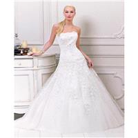 Exquisite A-line Strapless Beading Lace Sweep/Brush Train Tulle Wedding Dresses - Dressesular.com