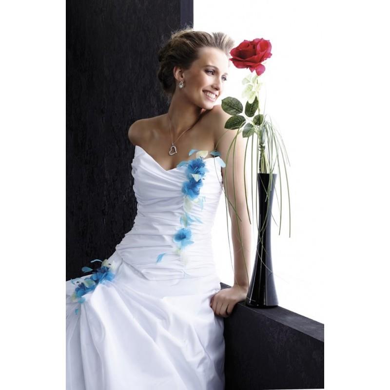 My Stuff, Pia Benelli Prestige, Pomette blanc et turquoise - Superbes robes de mariée pas cher | Rob
