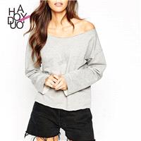 2017 autumn new style sexy strapless dropped shoulders loose old fashion long sleeve raw edge sweate
