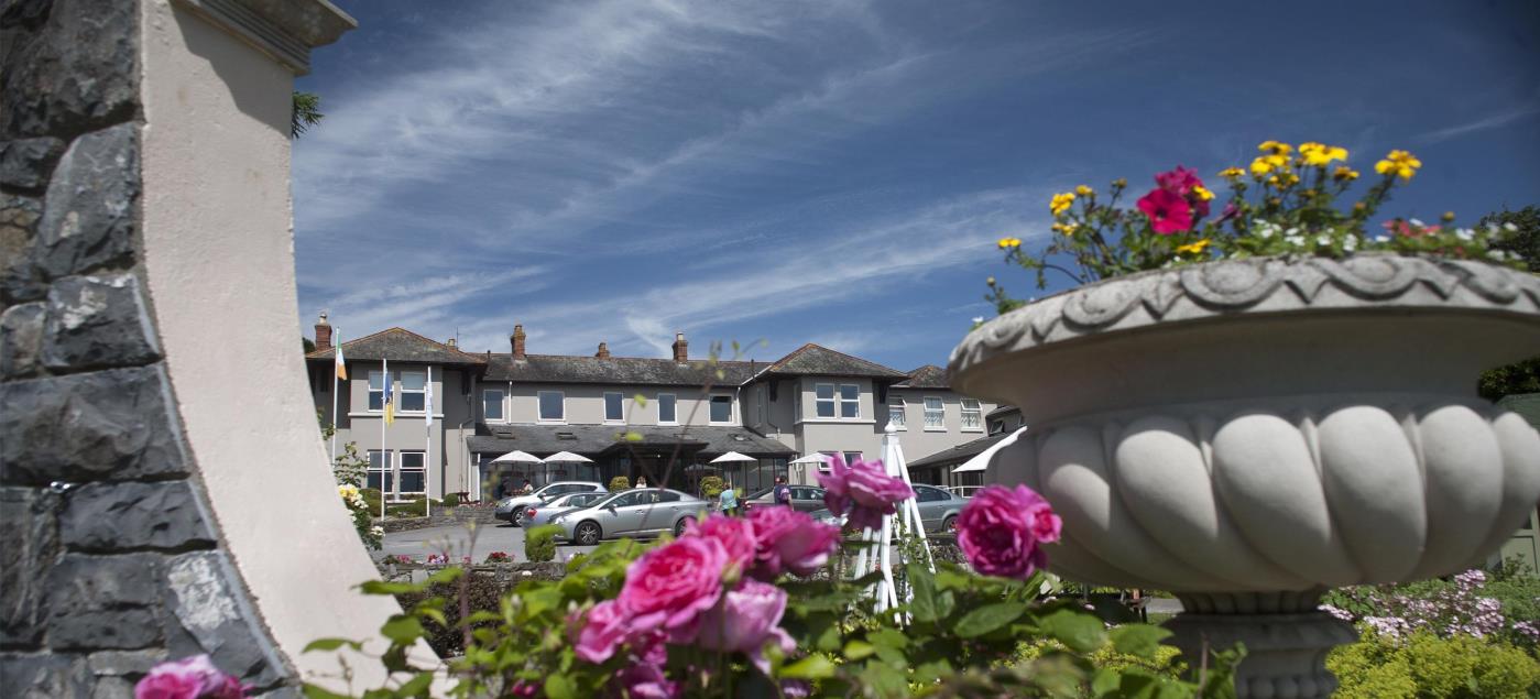 Lakeside Hotel, Premium Moposa Wedding Venue