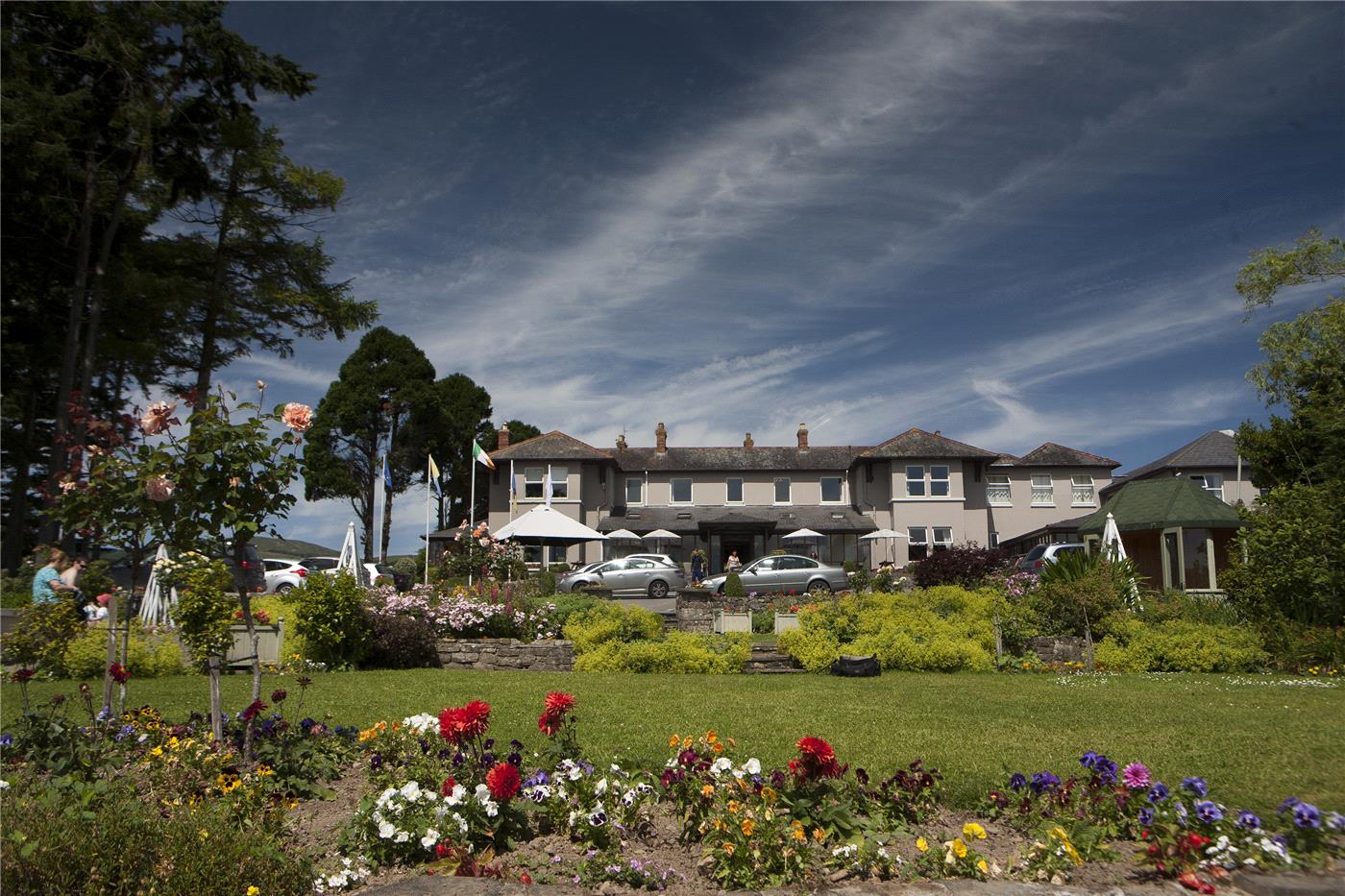 Lakeside Hotel, Premium Moposa Wedding Venue