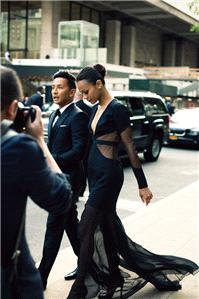 We can see this in white! A jaw-dropping look from Zoe Saldana, accompanied by designer genius himse
