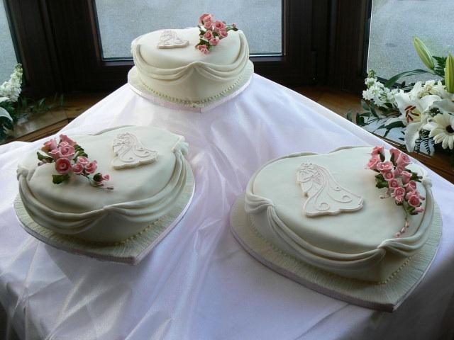 Moposa Wedding Planning Ideas Cakes This Three Tier Heart