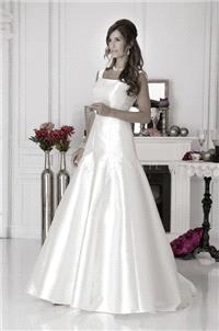 https://www.weddressous.com/en/pure-by-elia-moreni/19585-pure-by-elia-moreni-2016-pu6671.html