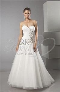 https://www.idealgown.com/en/alfred-sung-bridal/2083-alfred-sung-bridal-spring-2012-style-6881.html