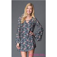 https://www.transblink.com/en/after-prom-styles/4903-short-open-back-long-sleeve-print-shift-dress.h