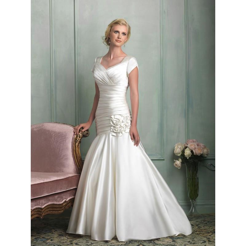 My Stuff, https://www.sequinious.com/wedding-dresses/425-allure-bridals-style-m511.html