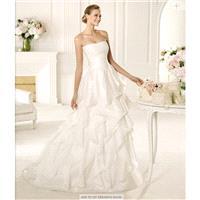 https://www.novstyles.com/en/pronovias/8322-2013-pronovias-manuel-mota-vinilo.html