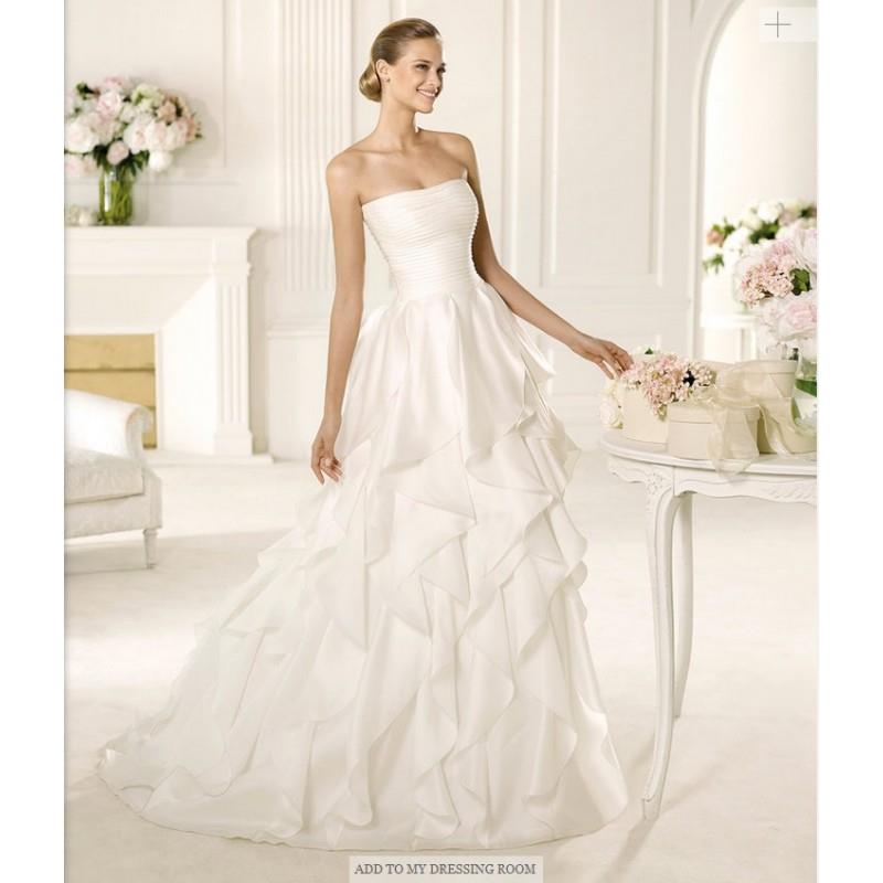 My Stuff, https://www.novstyles.com/en/pronovias/8322-2013-pronovias-manuel-mota-vinilo.html