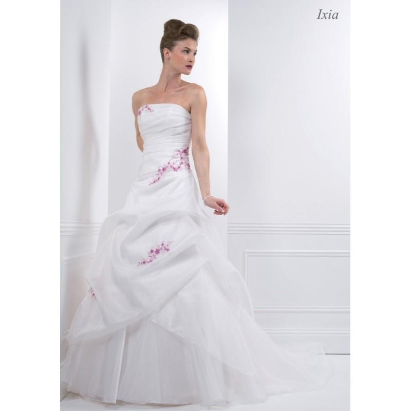 My Stuff, Créations Bochet, Ixia - Superbes robes de mariée pas cher | Robes En solde | Divers Robes