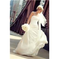 Elegant Wedding Dress Strapless Sweep Train Ivory Aline Sleeveless Lace Zipper Up Hall Fall Wedding