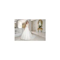 Vestido de novia de Demetrios Modelo C210 - 2015 Princesa Pico Vestido - Tienda nupcial con estilo d