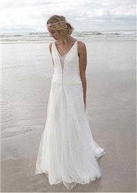 Bridal Dresses. Elegant Tulle & Lace Scoop Beach Wedding Dress