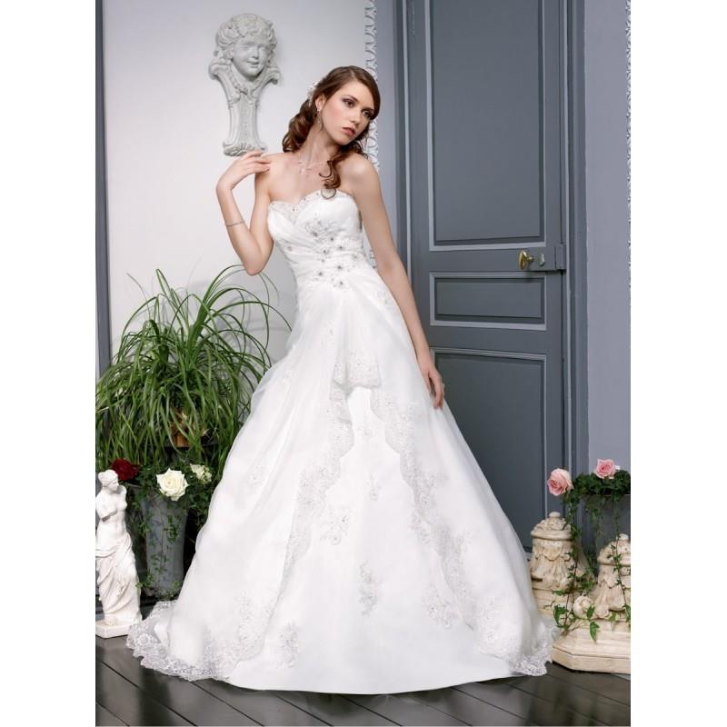 My Stuff, Miss Kelly, 131-44 - Superbes robes de mariée pas cher | Robes En solde | Divers Robes de