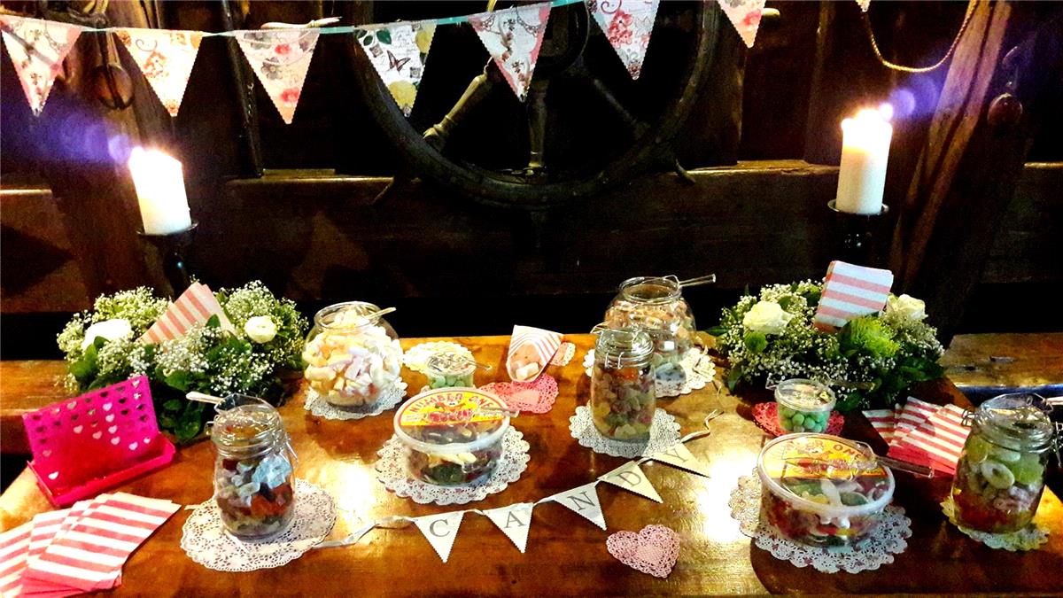 Sweet tables in Belleek