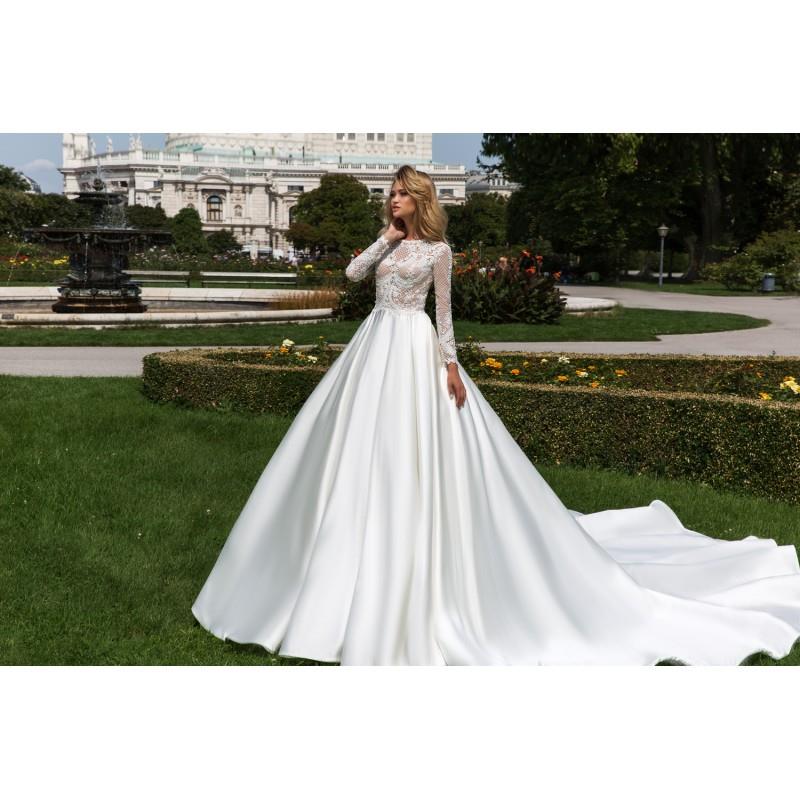 My Stuff, Crystal Design 2018 Dilma Royal Train White Elegant Ball Gown Bateau Long Sleeves Beading