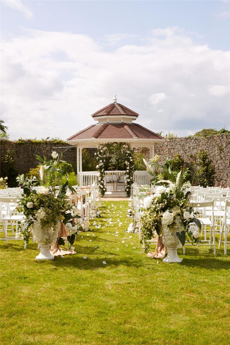 Outdoor Ceremony, Outdoor Ceremony Space at County Arms.