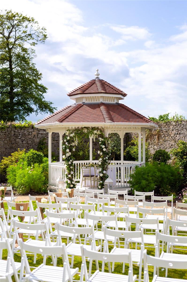 Outdoor Ceremony, Outdoor Ceremony Space at County Arms.